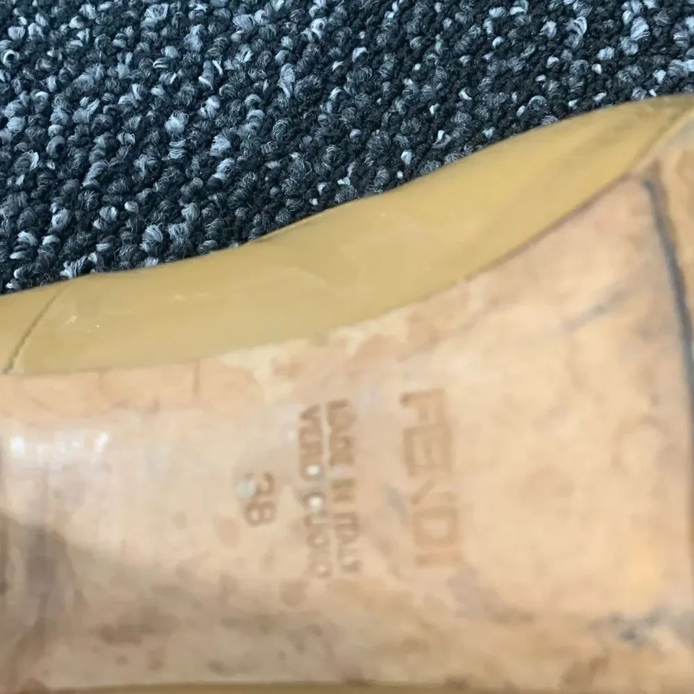 Fendi FF Women’s Patent Leather Beige Heels, 38 - Picture 7 of 7